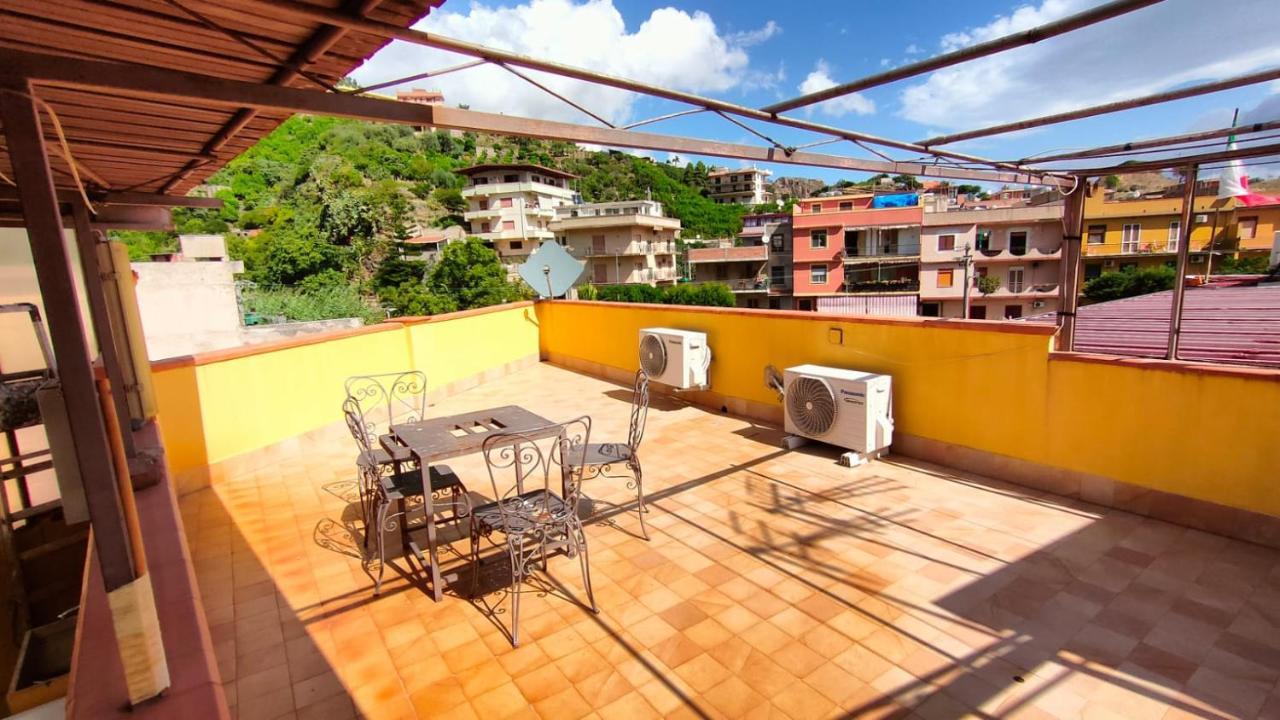 Villa Casa Soprano Mesina Exterior foto